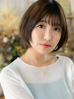 黒髪アースカラーナチュラル丸みマッシュボブ　マロンベージュ