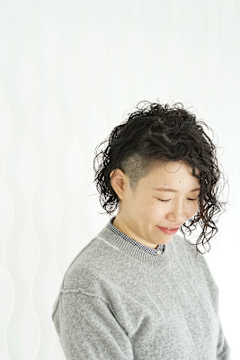 アシンメトリー　ツーブロック　ウェーブ　パーマ