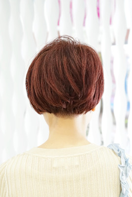 刈り上げ　ショート　ボブ　アシンメトリー