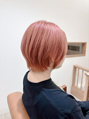 ピンクベージュ