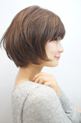 お手入れ簡単　後頭部ふんわりショート　表参道　美容院