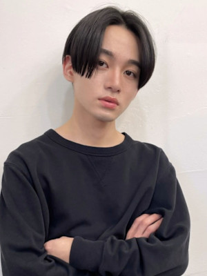 黒髪　センターパート　スーツヘア　ビジネスへア　時短へア