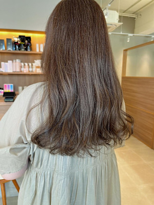 オリーブベージュ