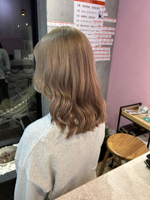 ミルクティーベージュ