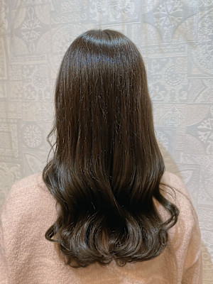 オリーブベージュ