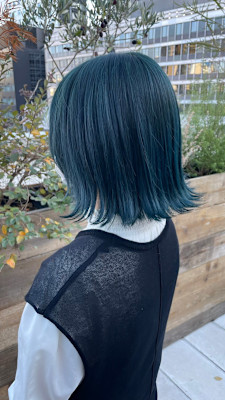 髪質改善/ハイトーンカラー/ブリーチ/ブルー/外ハネボブ