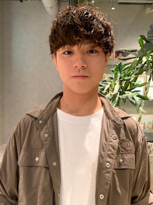 マッシュショート　ツイストスパイラルパーマ　ブラウンカラー