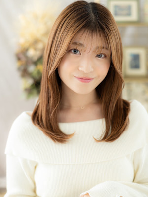 艶感ストレートうぶバングモテ髪小顔レイヤー　韓国風巻き