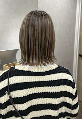 ☆ミディアムボブ　細めハイライトくすみベージュ