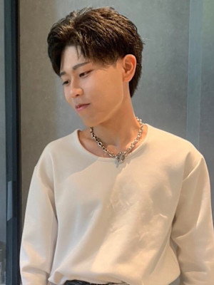 ニュアンスパーマ　ゆるめパーマ　韓国風パーマ　アップバング