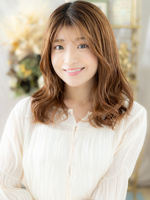 細めハイライトS字カールゆるふわセミディ　細めハイライト