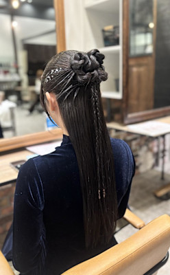 お呼ばれカチモリヘア