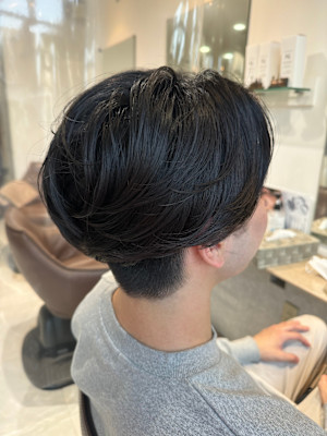 ナチュラル前下がりマッシュ