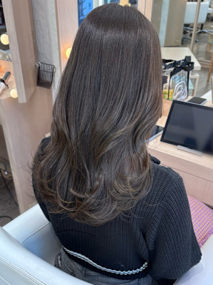 【中澤】イルミナカラー　アッシュブルー　つや巻きロング