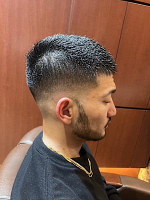 銀座　理容室　床屋　個室　ボウズフェード