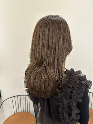 池袋 イルミナカラー 極細ハイライト 透明感 ベージュ♪