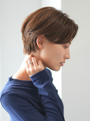 前下がりショート・ボブ/パーマ/前髪なし/30代/40代