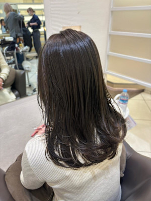 柔らかいオリーブベージュ