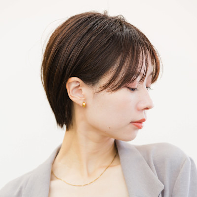 シースルーバング耳掛けショート×艶ストレート
