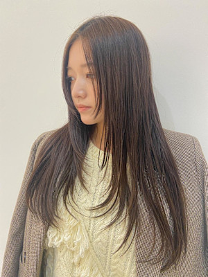 顔周りハイレイヤーカットでおしゃれに