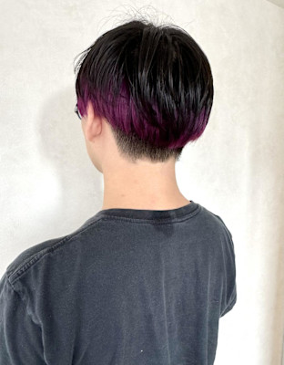 ピンクバイオレットインナーカラー・メンズグランジショートボブ