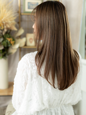 グレーベージュ小顔エアストレートワンカール　姫カットレイヤー