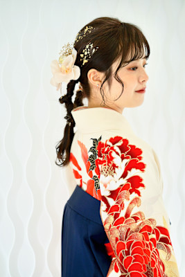 卒業式の 『袴の着付け』 と『 ヘアセット』