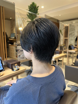 くびれハンサムショート