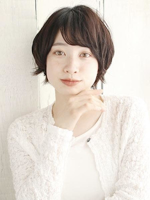 ふんわりトップのニュアンスカールショート