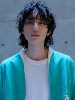 ミディアムパーマ　ウルフカット　無造作パーマ　メンズカット