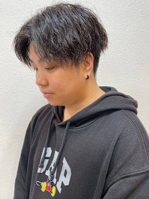 ツーブロック　マッシュ　ツイストスパイラルパーマ　束感