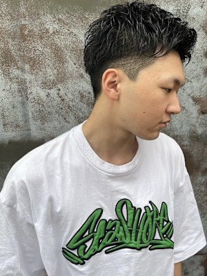 ツーブロック　メンズショート　10代20代　黒髪　爽やか