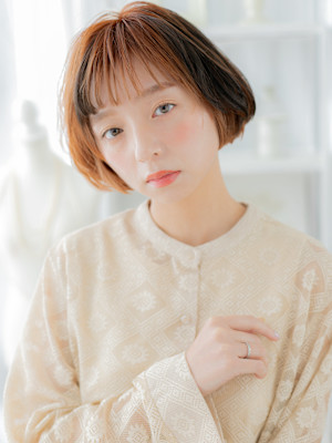 フェイスフレーミング前下がり小顔ミニボブ　刈上げボブ