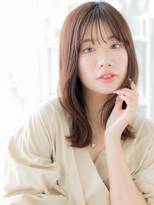 透明感ピンクブラウン外ハネロブくびれカール　韓国風巻き