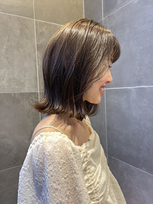 外はねボブ×ベージュカラー