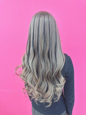 ハイトーンヘアに映える！ローライトstyle！