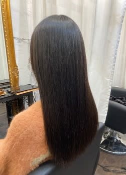 学生さんに人気★ツヤ髪　縮毛矯正