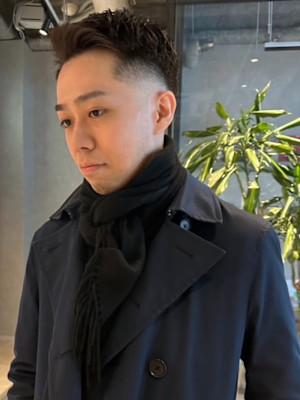 ベリーショート　アップバング　刈り上げ　ツーブロック　30代