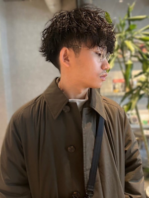 ツイストスパイラルパーマ　ツーブロック　爽やか　10代20代