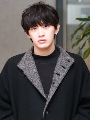 マッシュショート　爽やか　10代20代　メンズカット　黒髪