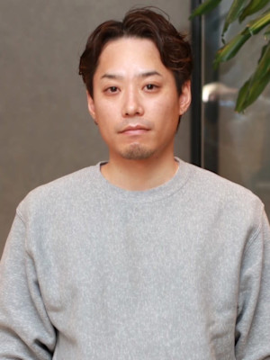 ダークブラウン　ビジネス　30代40代　アップバング　七三