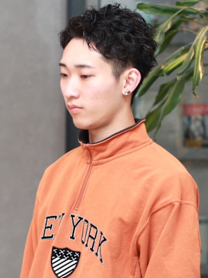 波巻きスパイラルパーマ　ツーブロック　刈り上げ　20代30代