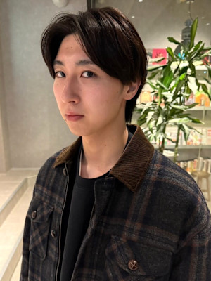 メンズショート　センターパート　爽やか　ストレート　韓国風