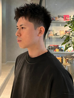 スパイキーショート　アップバング　刈り上げ　メンズカット