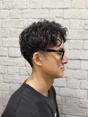 メンズ/ツーブロック/ショート/アップバング/黒髪/刈り上げ