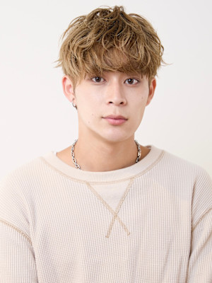 ミディアムボブ×レイヤースタイル