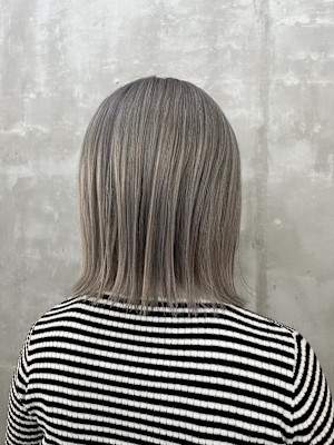 ホワイトベージュ