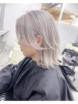 AiM×ミディアム