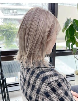 AiM×ミディアム