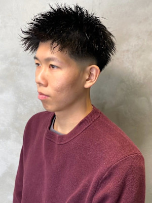 ツイストパーマ　刈り上げ　フェードカット　ショートパーマ